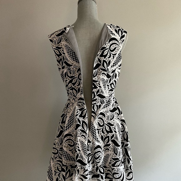 Collective Concepts Black & White Lace Dress Size Medium - Picture 7 of 10